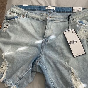 Fashion Nova Bermuda shorts